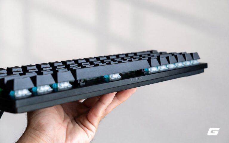 Hai phiên bản Razer Huntsman V3 HE Magnetic gồm Mini 65% và Tenkeyless