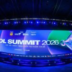Sân khấu chính của KOL Summit 2026 trong buổi chạy thử trước ngày diễn ra