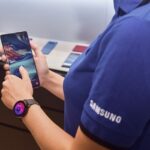 Điện thoại Samsung Galaxy hiển thị màn hình thông báo tài khoản bị vô hiệu hóa