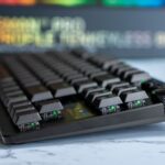 Hộp Razer Huntsman V3 Pro Low-profile TKL 8KHz với tông đen xanh