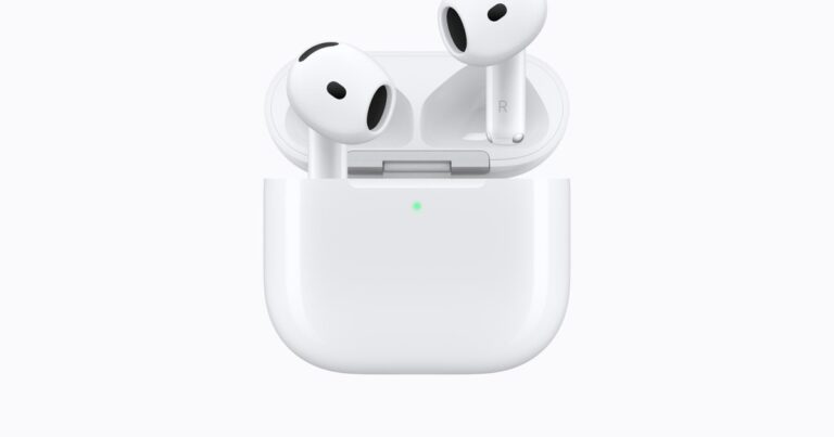 Tai nghe AirPods 5 đặt cạnh hộp sạc trong bối cảnh giới thiệu sản phẩm
