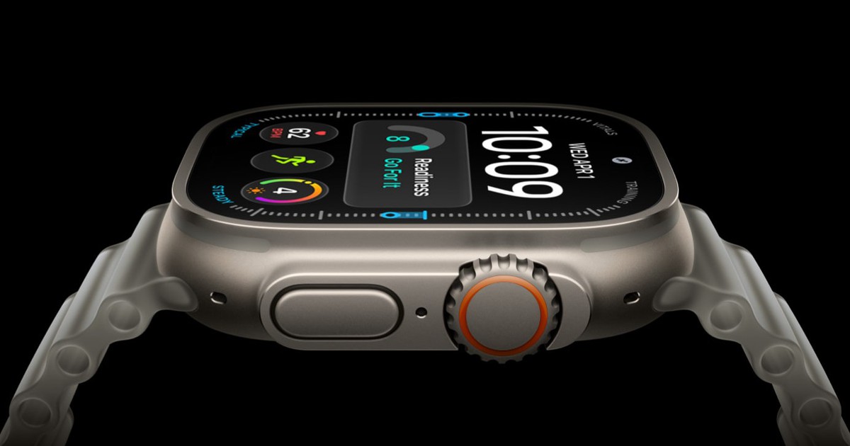 Apple Watch Ultra 4 hiển thị trên nền tối với giao diện theo dõi sức khỏe