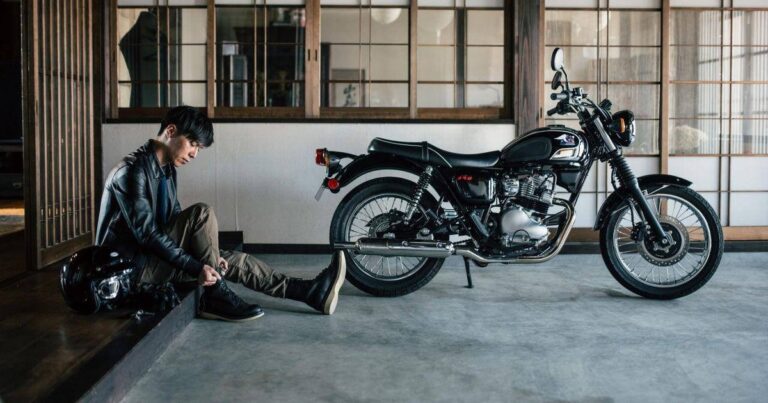 Kawasaki W230 đời 2027 với phối màu đen Ebony