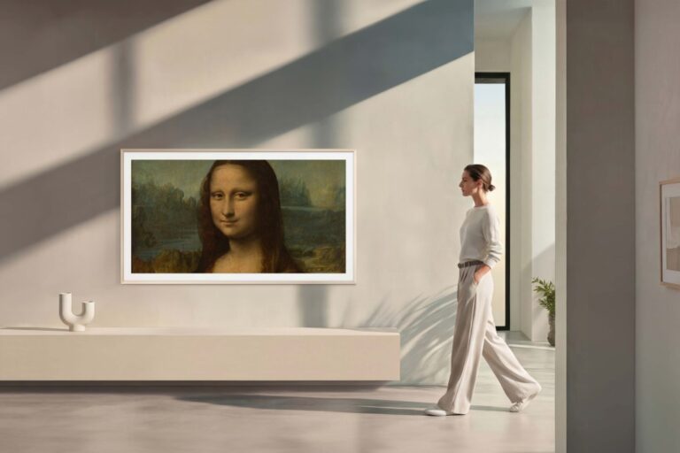 Tác phẩm Mona Lisa được hiển thị trong bộ sưu tập nghệ thuật trên TV Samsung