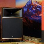 Cặp loa JBL Summit Everest được trưng bày tại AVSHOW 2026