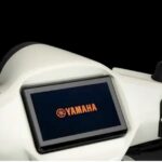 Yamaha Fuzzy 125 nhìn từ phía trước với thiết kế bo tròn