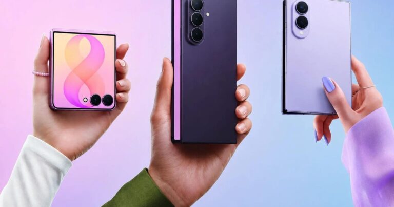 Ba mẫu Galaxy Z8 gồm Z Flip8, Z Fold8 Ultra và Z Fold8 được đặt cạnh nhau