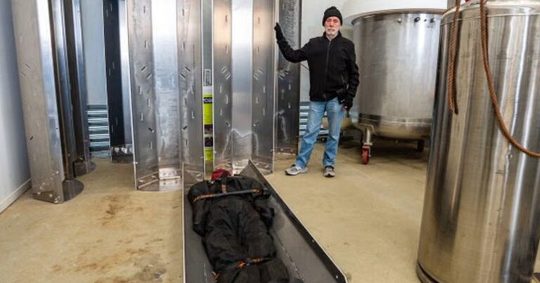 Nhà kho của Southern Cryonics tại Holbrook, bang New South Wales, Australia