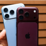 Cụm camera sau của iPhone 18 Pro với hệ thống ống kính được bố trí trên mặt lưng máy