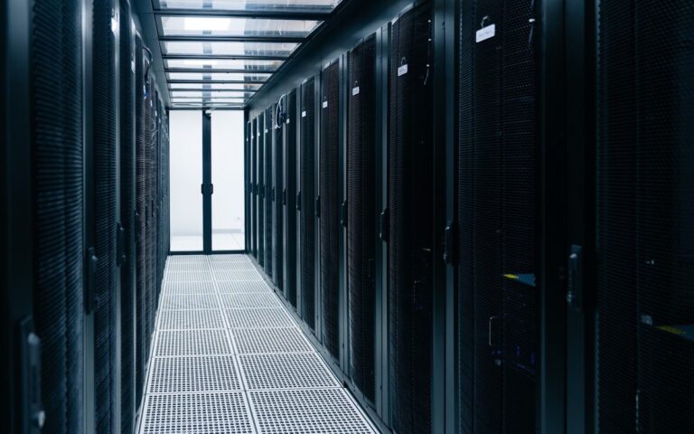 Hệ thống máy chủ tại Zone Thủ Đức của FPT Cloud trong trung tâm dữ liệu ở TP.HCM