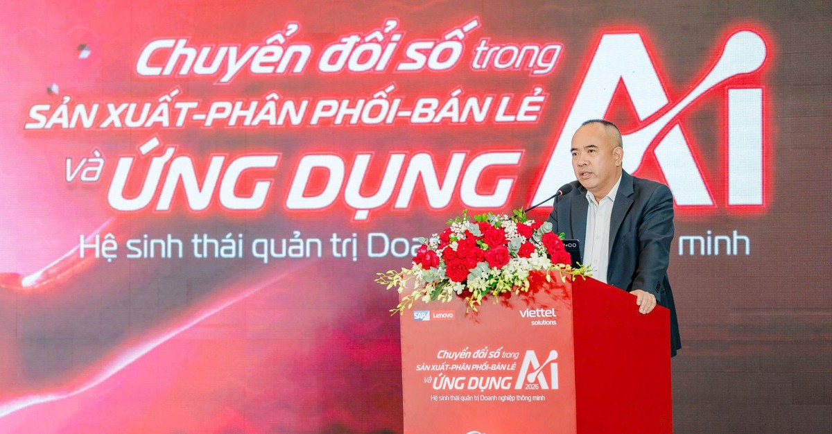 Đại diện doanh nghiệp trao đổi tại hội thảo về AI và chuyển đổi số