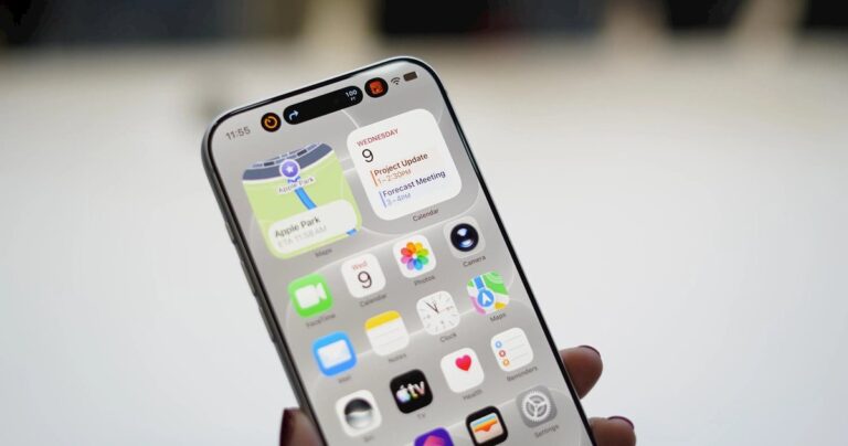 iPhone 18 Pro Max được đặt trên bàn trong bối cảnh giới thiệu sản phẩm