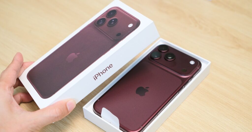 Các hộp iPhone 18 Pro Max trong lô hàng mới phân bổ cho đại lý