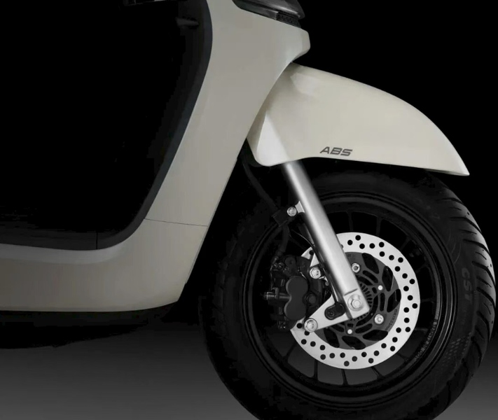 Khu vực tay lái và mặt đồng hồ của Yamaha Fuzzy 125