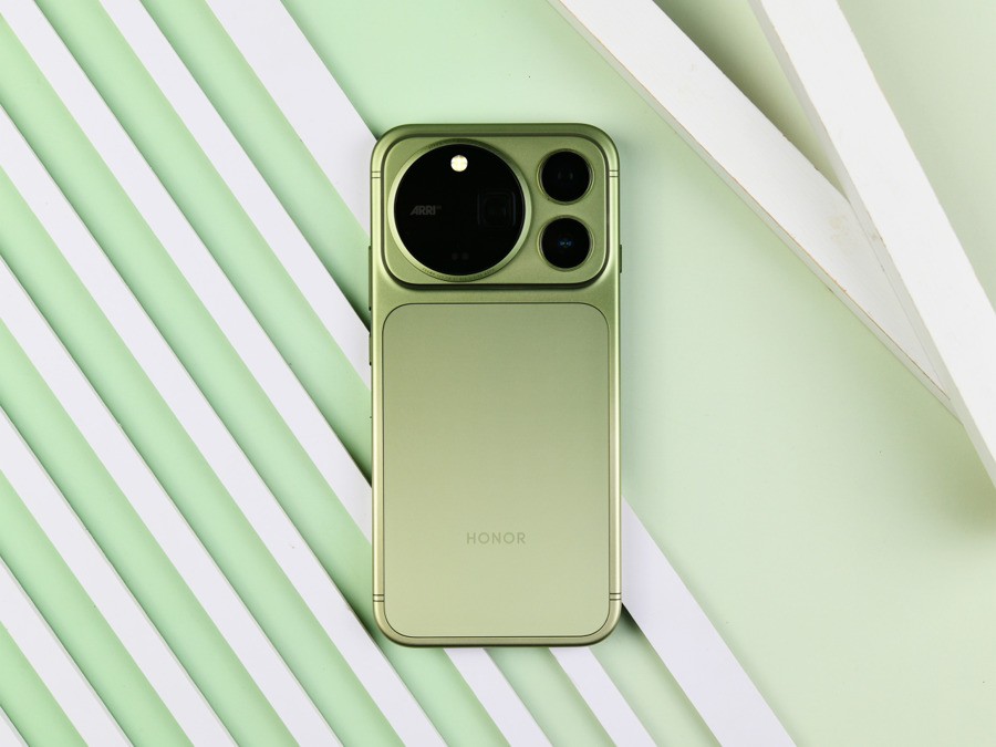 Cụm camera sau của dòng HONOR Magic9 lấy cảm hứng từ máy quay ARRI