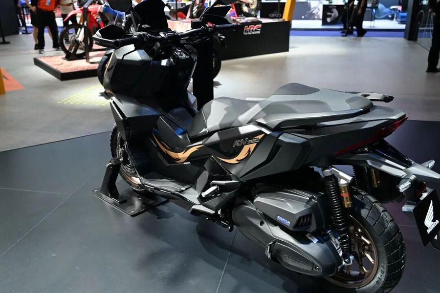 Hai mẫu Honda ADV350 và NSS350 phiên bản giới hạn cùng xuất hiện tại sự kiện