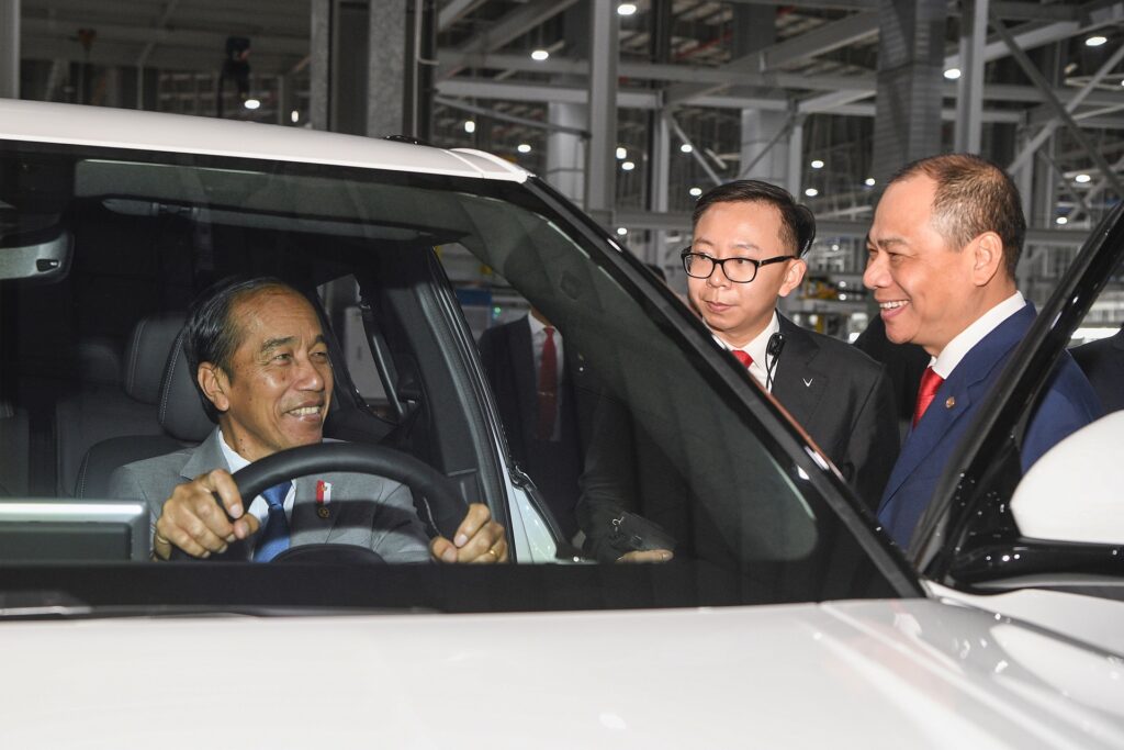 Chiếc VF MPV 7 đầu tiên rời dây chuyền tại Indonesia