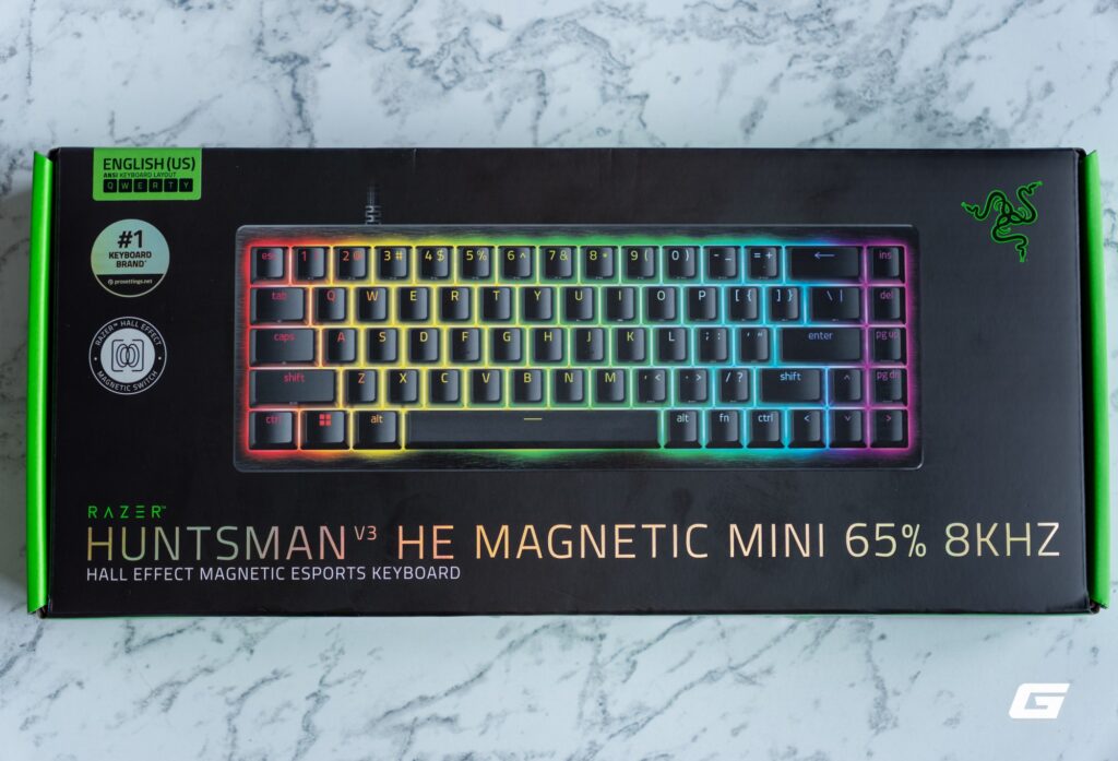 Các hàng keycap của bàn phím Razer được tạo góc nghiêng theo dạng công thái học
