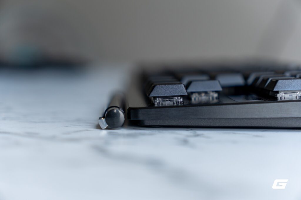Switch quang học analog low-profile và keycap PBT của sản phẩm