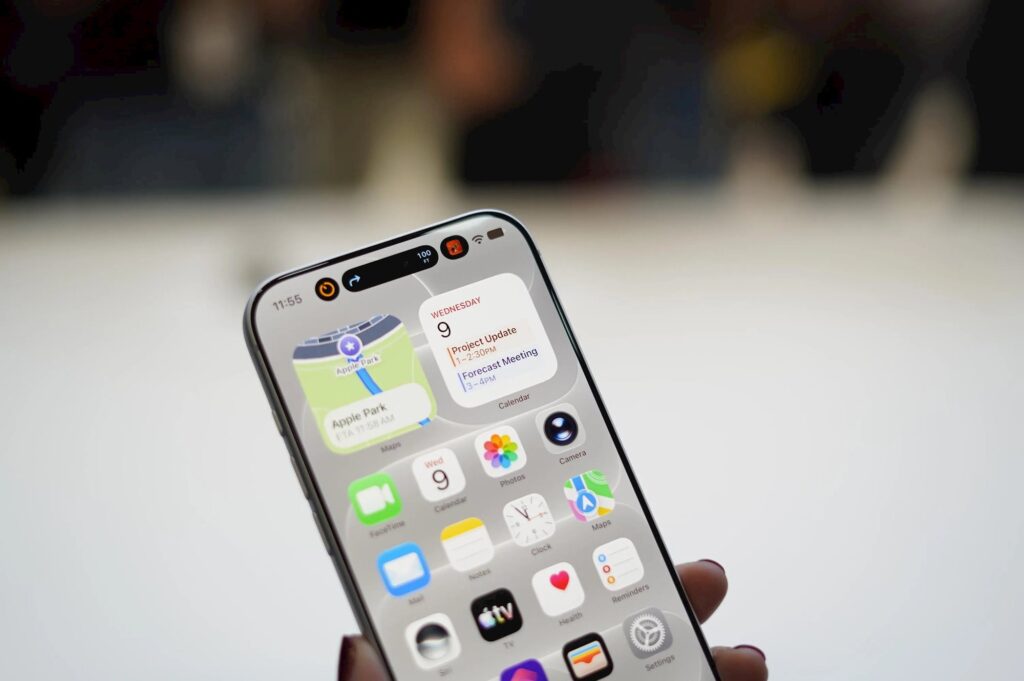 Mặt trước và mặt sau của iPhone 18 Pro Max
