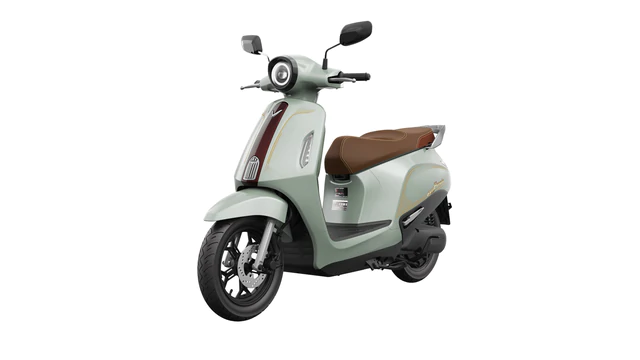 Xe máy điện VinFast Evo Grand Premia nhìn từ phía trước