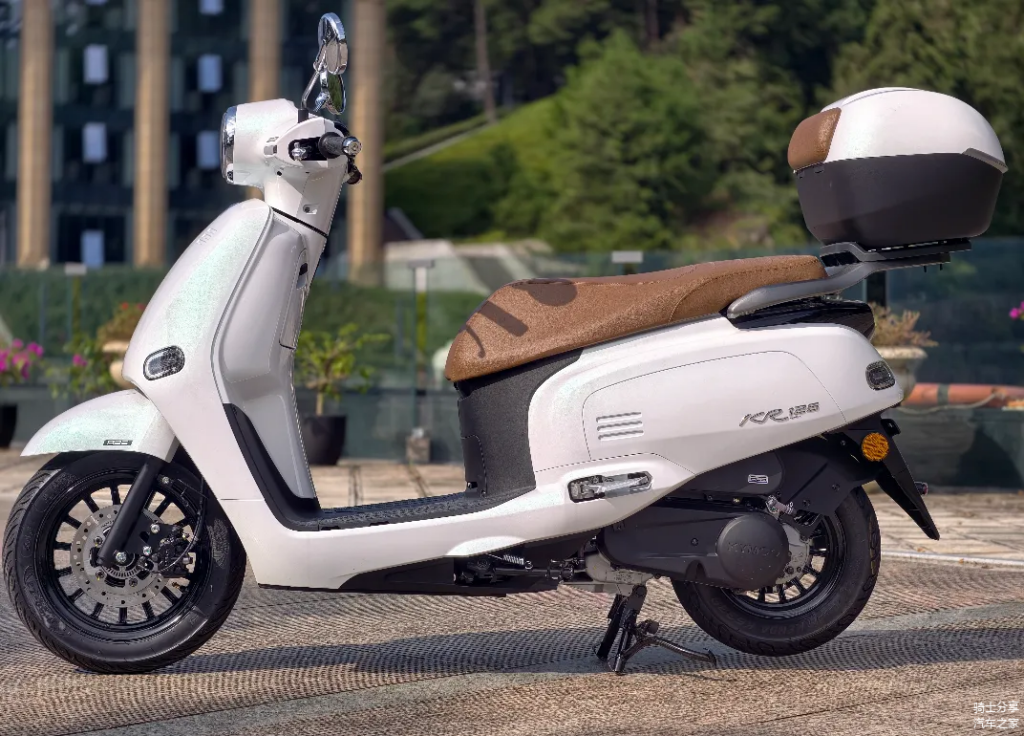 Phiên bản Kymco KR125 trang bị màn hình TFT