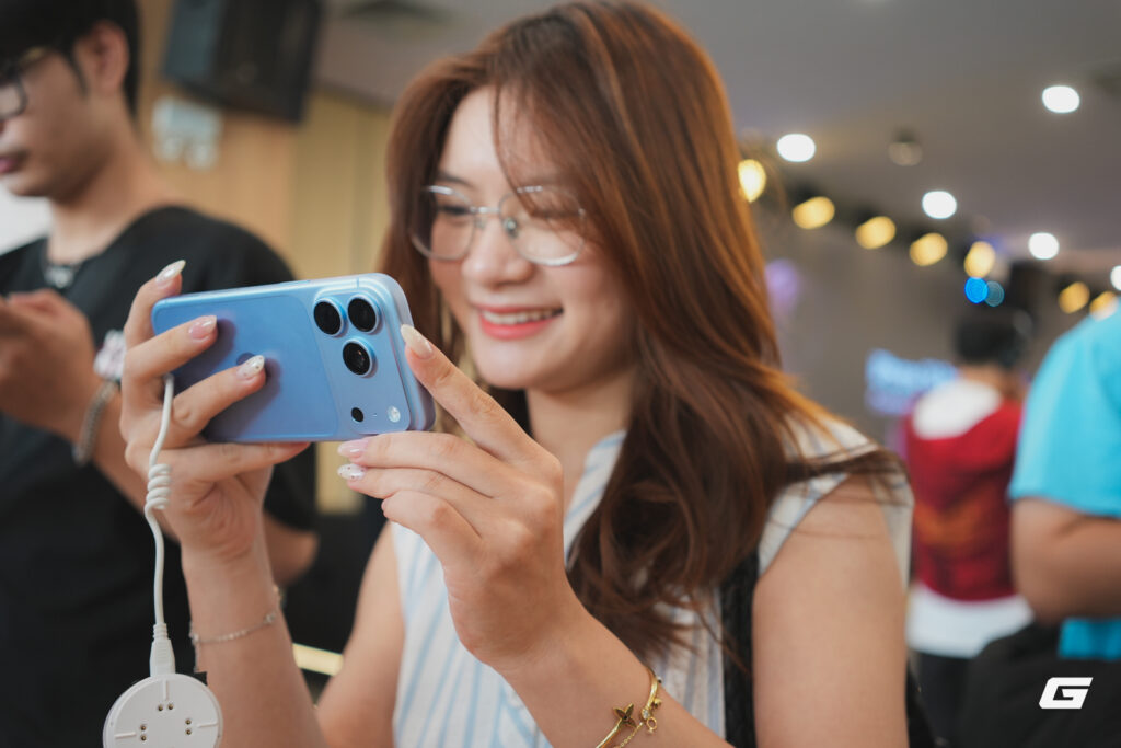 Nhiếp ảnh gia Chu Việt Hà chia sẻ tại sự kiện trải nghiệm iPhone