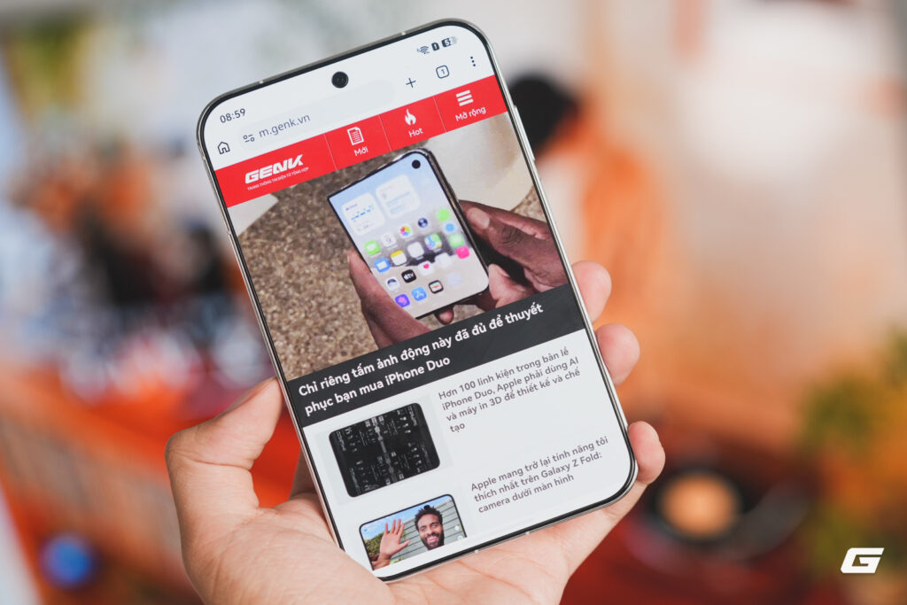 Cận cảnh khung nhôm và mặt lưng kính của Huawei Pura X View