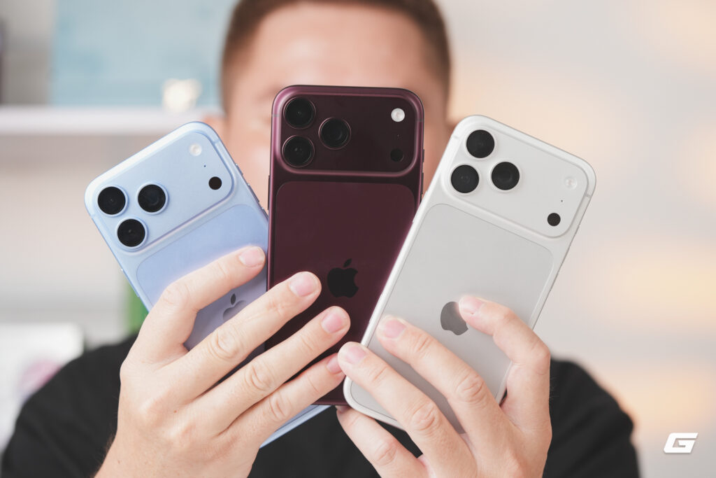 Phiên bản iPhone 18 Pro Max màu Bạc nhìn từ mặt sau