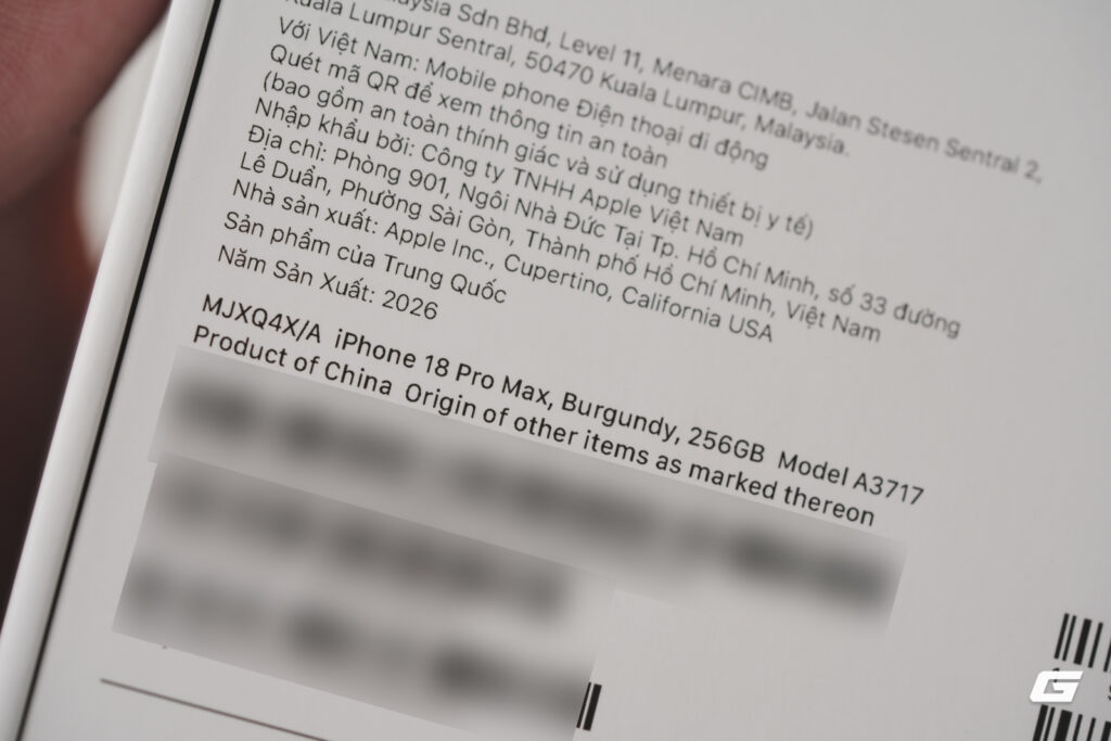 iPhone 18 Pro Max màu Xanh với sắc độ tươi sáng trên mặt lưng