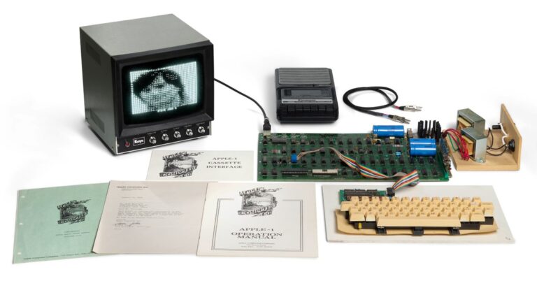 Chiếc máy tính Apple-1 nguyên bản mang biệt danh Hatfield