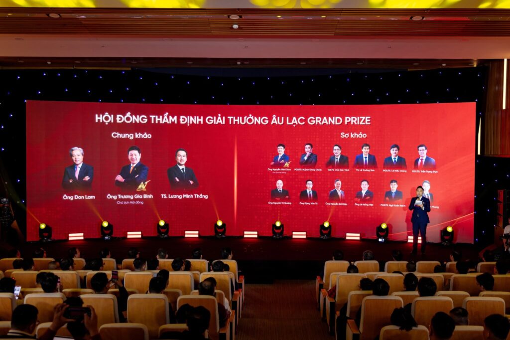 Trạm sạc xe điện tích hợp hệ thống quản lý năng lượng thông minh