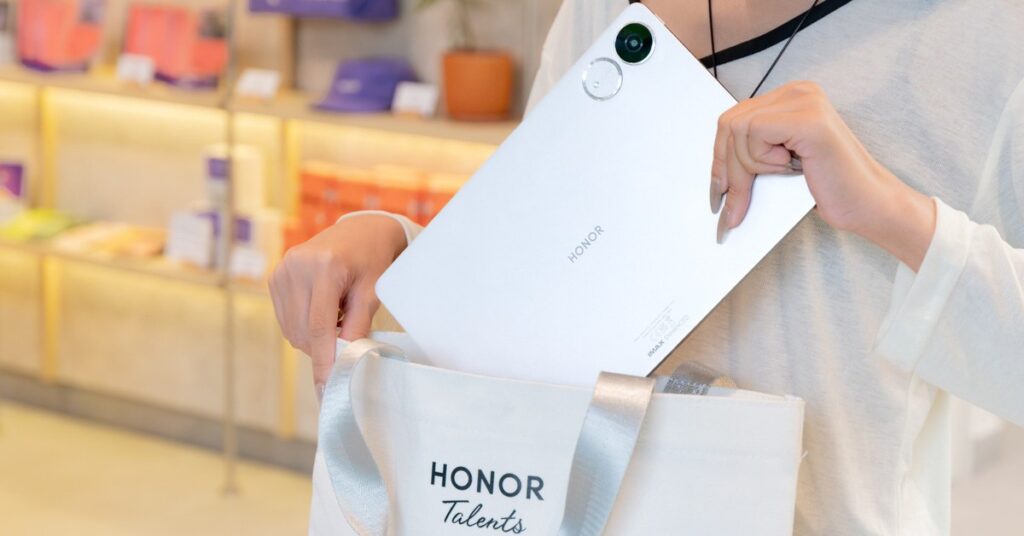 HONOR Pad V9 hiển thị mặt trước với màn hình lớn