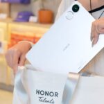 HONOR Pad V9 hiển thị mặt trước với màn hình lớn