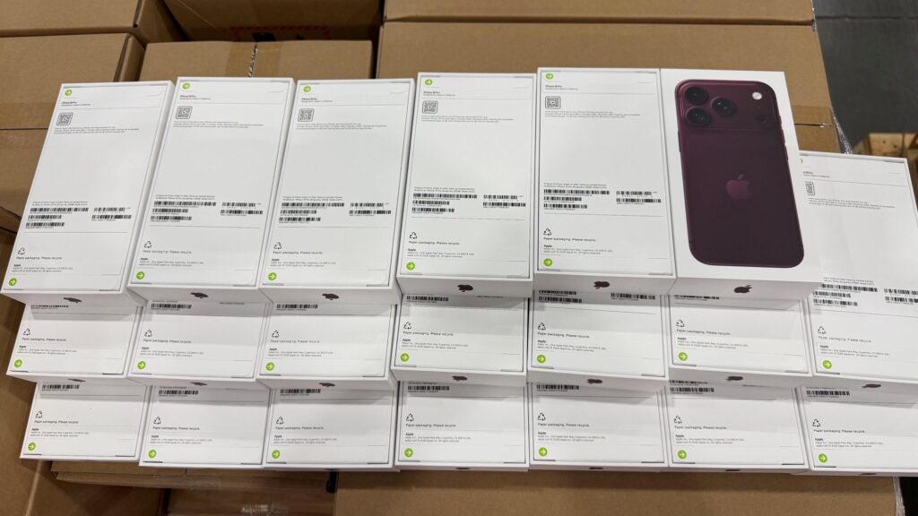 Mặt hộp iPhone 18 Pro xuất hiện các mã nhận dạng của thiết bị