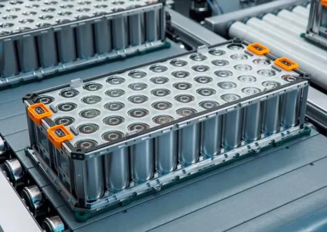 Bộ pin lớn được bố trí dưới sàn một chiếc xe điện