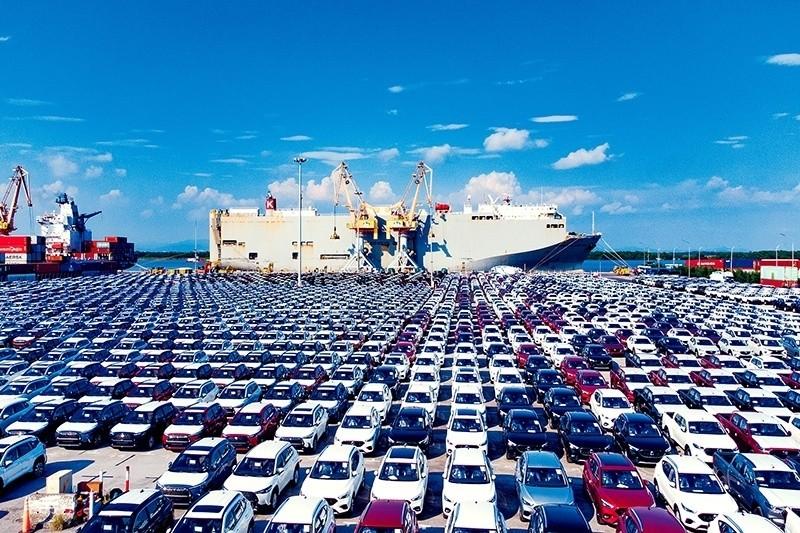 Khu vực cảng tập kết xe nhập khẩu từ các nước ASEAN