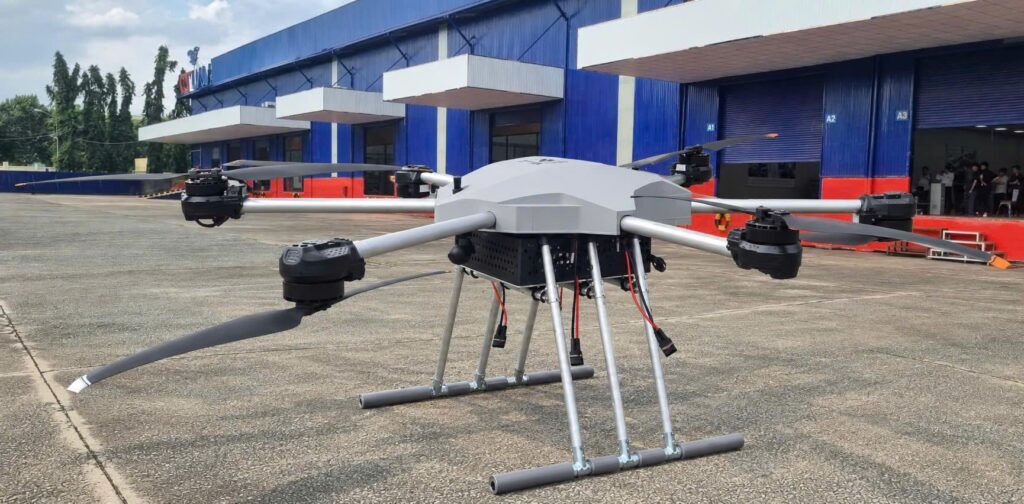 Cận cảnh thân UAV với khoang chứa hàng đặt bên dưới