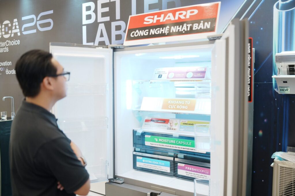 Bảng điều khiển trên dàn lạnh Sharp AIREST
