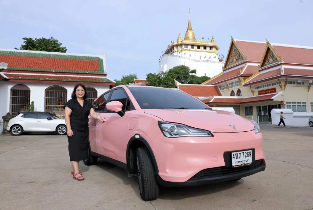 Khu vực trưng bày xe điện tại triển lãm ô tô ở Thái Lan