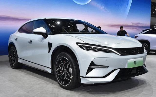 Các mẫu xe gầm cao thương hiệu MG được lưu kho trước khi giao tới đại lý