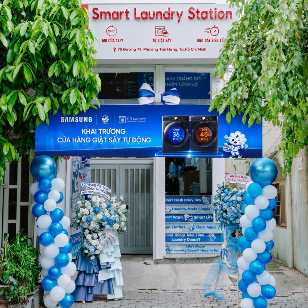 Máy giặt công nghiệp Samsung được lắp đặt tại cửa hàng