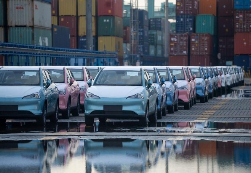Những mẫu SUV thương hiệu Trung Quốc trưng bày tại đại lý