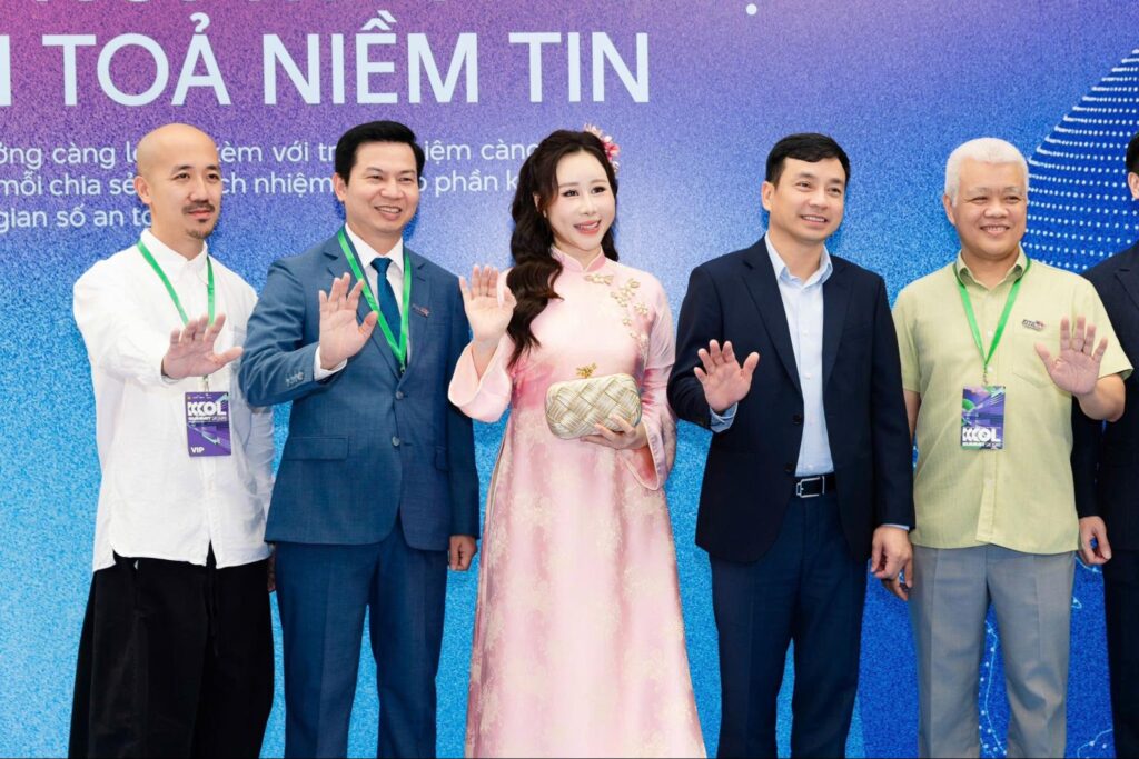Đại biểu tham dự KOL Summit 2026 tại hội trường