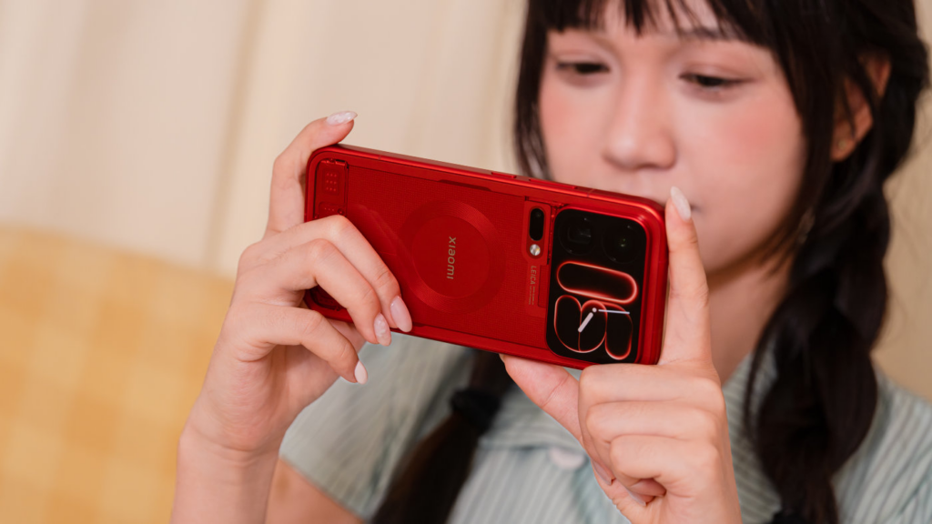 Bộ phụ kiện màu đỏ trong suốt đi kèm Xiaomi 18 Pro