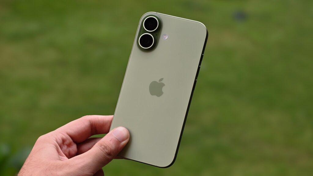 Camera trước của iPhone 17 được sử dụng cho một cuộc gọi video