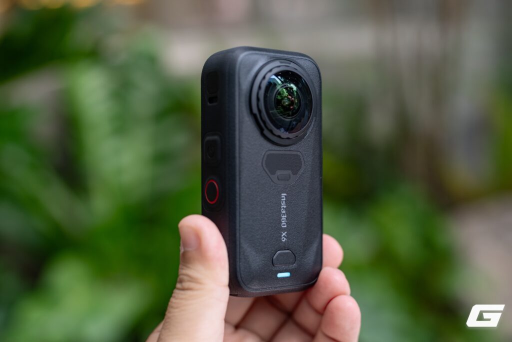 Insta360 X6 cùng phụ kiện quay phim và bộ sạc