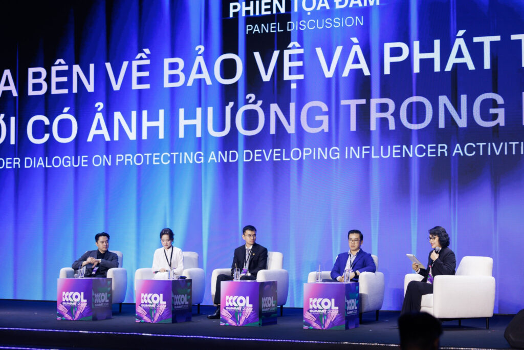 Ông Trần Hoàng, Giám đốc VCCorp Network, phát biểu tại tọa đàm