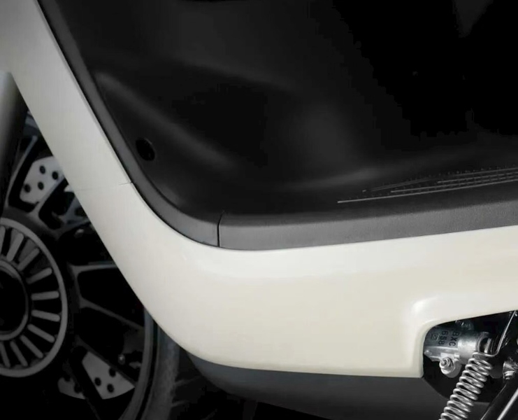 Sàn để chân phẳng trên mẫu xe tay ga Yamaha