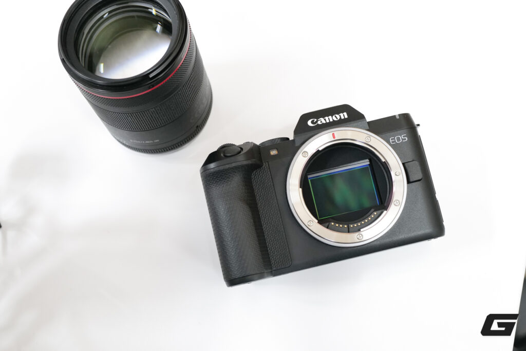 Phụ kiện tay cầm mở rộng và đèn flash Speedlite dành cho máy